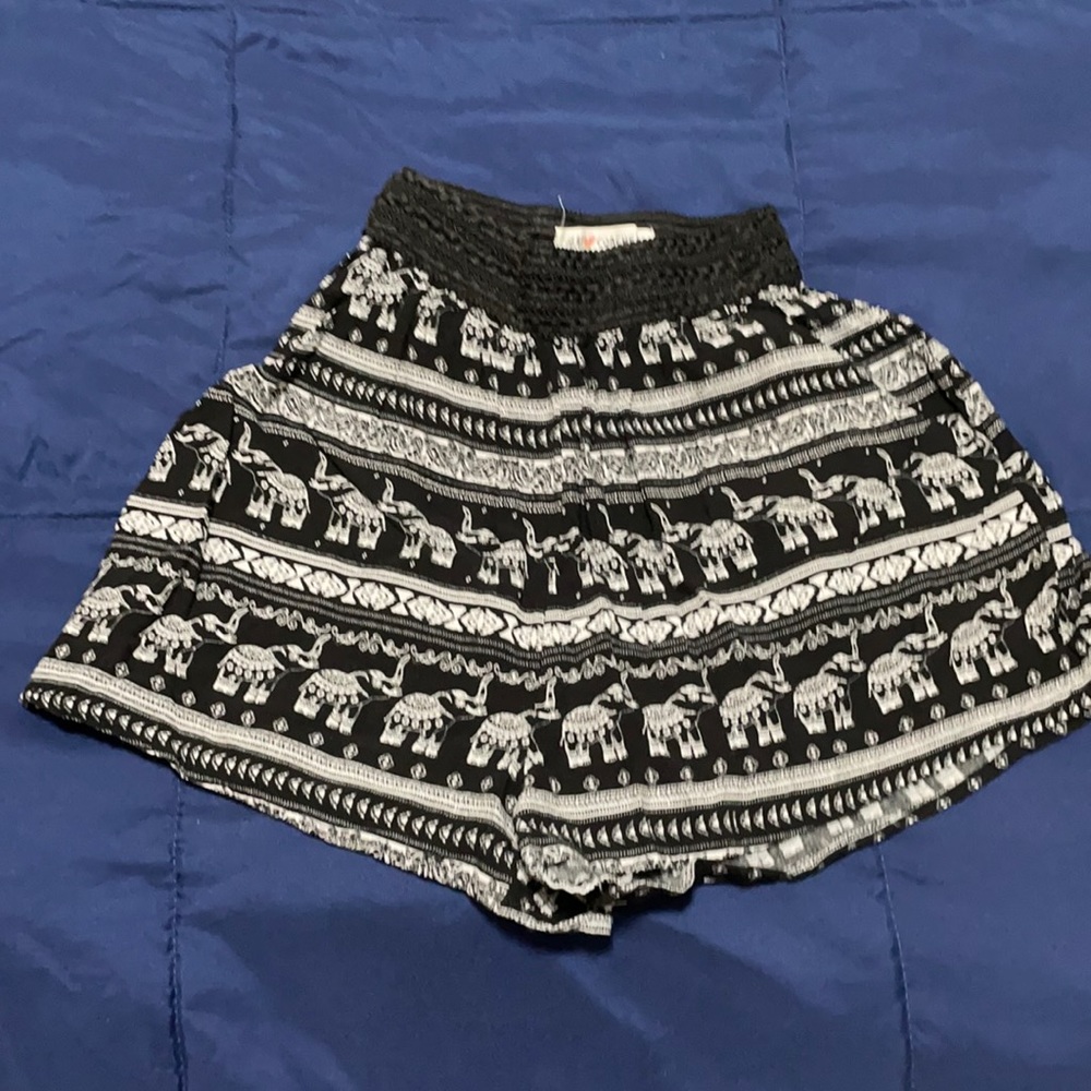 H&M 💙 Coachella Elephant shorts